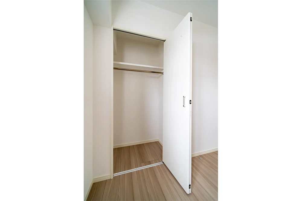 洋室1クローゼット